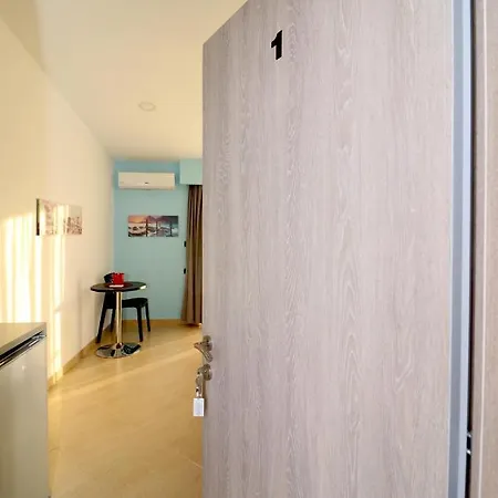 Ildora Qimon Apartmán Himarë