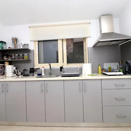 Ildora Qimon * Himare