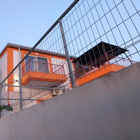 Ildora Qimon Apartman *