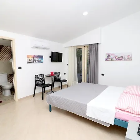 Ildora Qimon * Himare