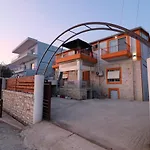 Ildora Qimon * Himare