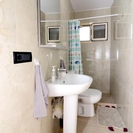 Ildora Qimon Apartmán Himarë