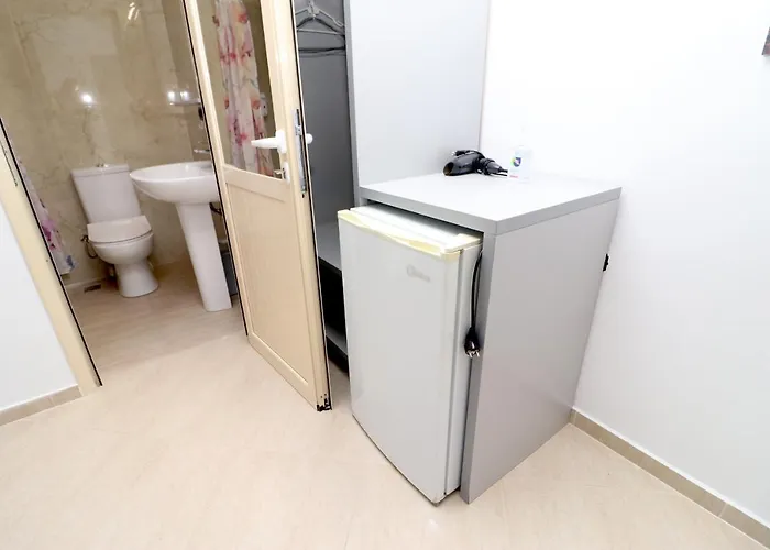 Ildora Qimon * Himara