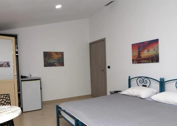 Ildora Qimon Apartament *