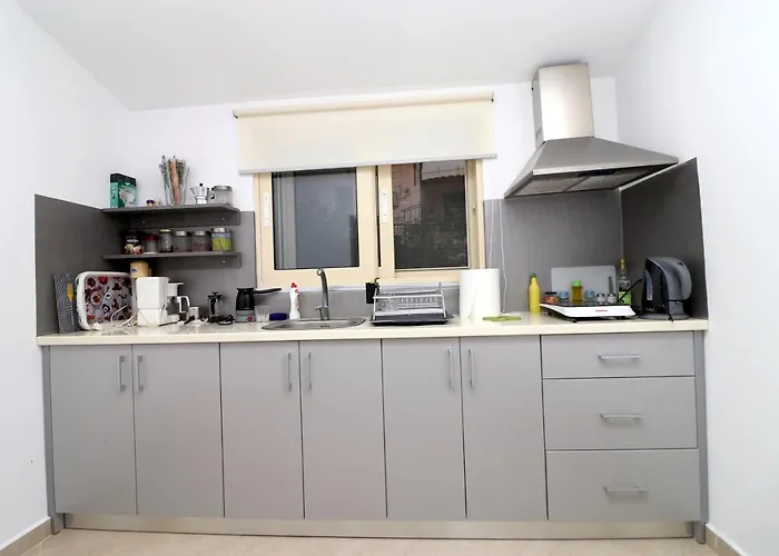 Ildora Qimon * Himarë