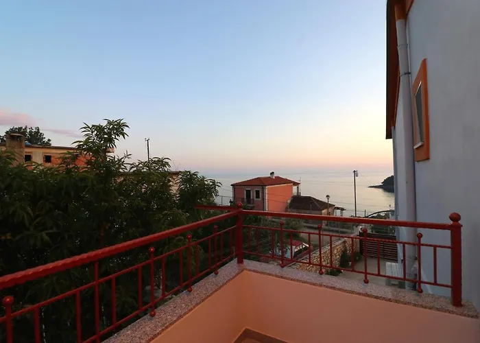 Ildora Qimon * Himara